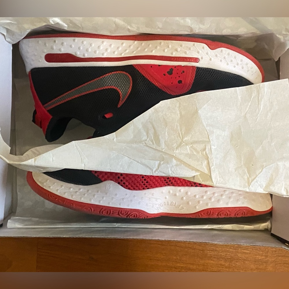 Paul George 4 - Picture 5 of 8